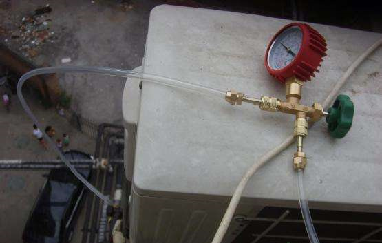 空调加氟